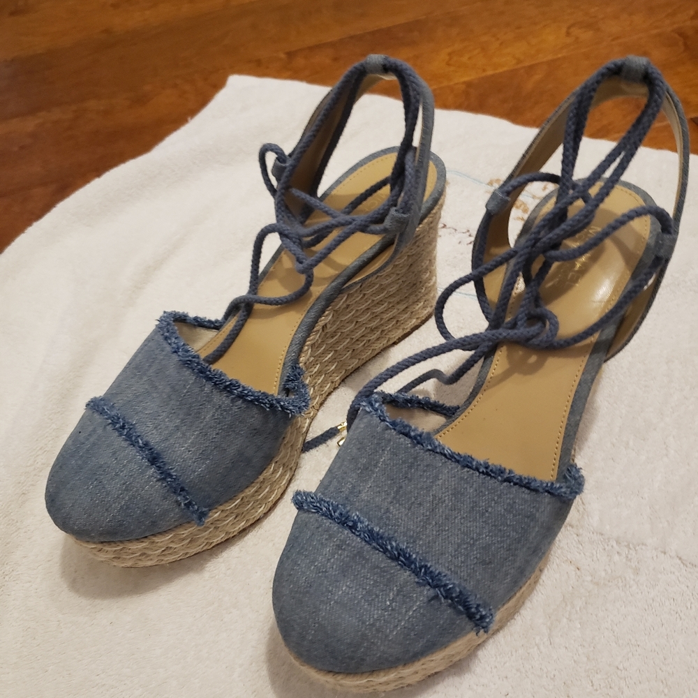Shoes - Picture 4 of 6